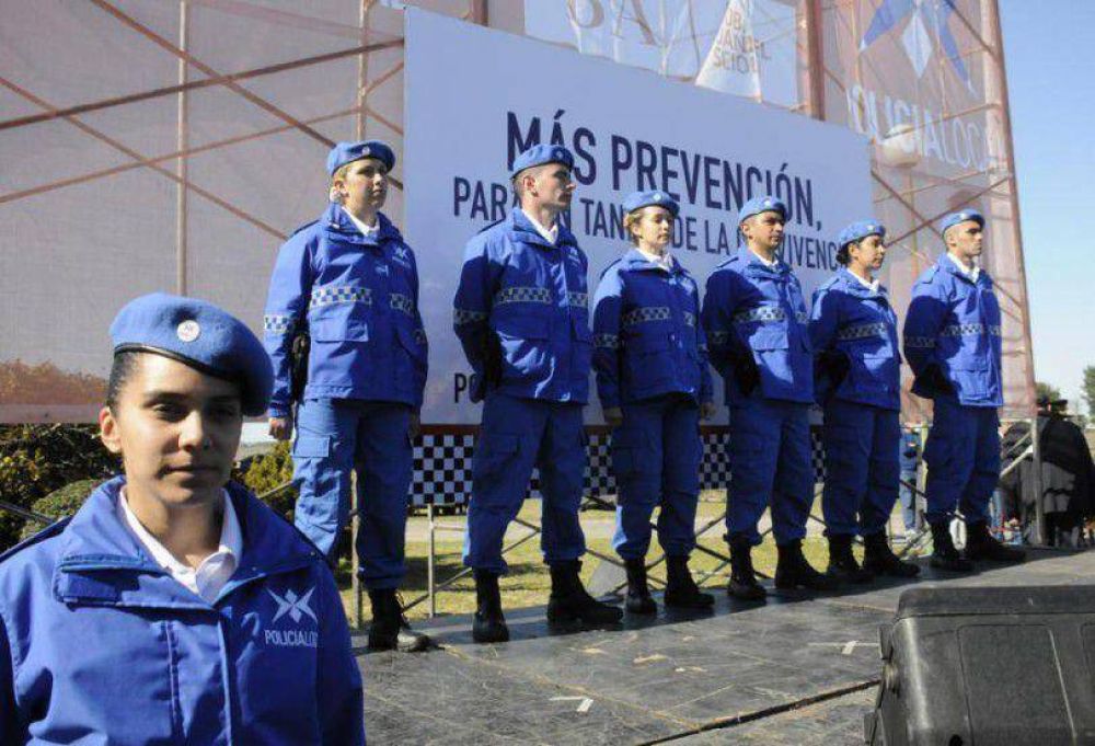 Ya est�n en la calle los flamantes efectivos de la Polic�a Local