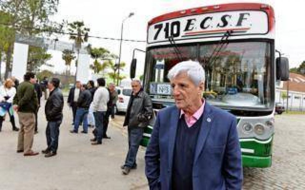 San Fernando: Andreotti inaugur micro que llega al Polideportivo N 3