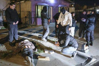 Sujeto aprehendido con arma de fuego y marihuana