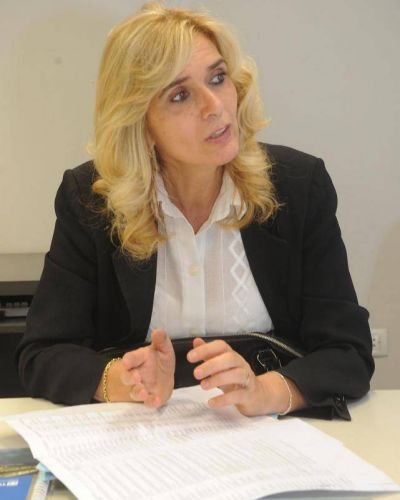 El�as de P�rez no ir� a recibir el diploma