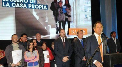 Scioli propone replicar su programa de regularizaci�n de escrituras en todo el pa�s
