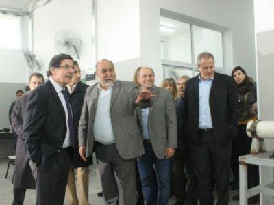 Con la visita de Sileoni, SOSBA inaugur� un nuevo Centro de Formaci�n Profesional
