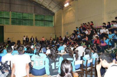 Concejales se reunieron con alumnos y docentes de la escuela Pedro Ferr�