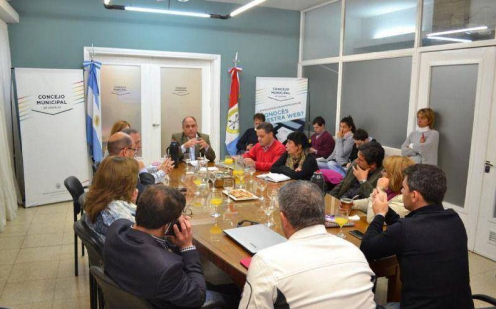 Por unanimidad, los Concejales exigen el Puente Santa Fe-Paran� e incorporar al estudio la Traza 3