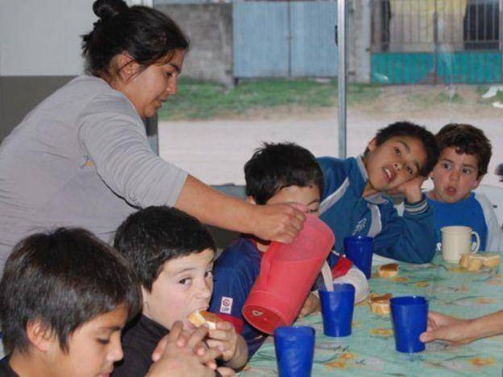 El gobierno intenta regularizar la deuda con los proveedores escolares para que no peligre la vianda de los alumnos