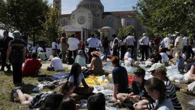 Afuera de la Casa Blanca, una emoci�n multicultural