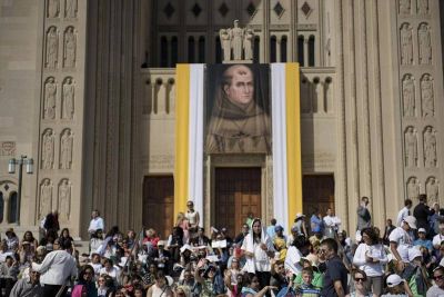 Jun�pero Serra, santo de la catolicidad y protector de los hispanos