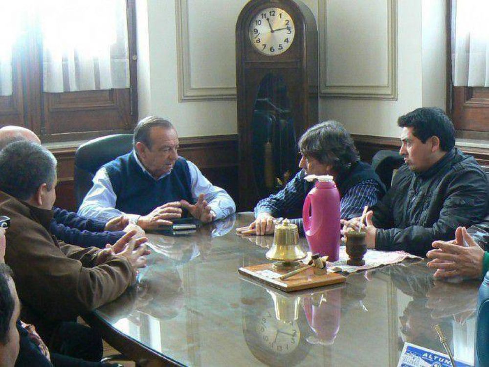 Municipales: �los empleados tienen que estar en blanco�, dijo S�nchez 