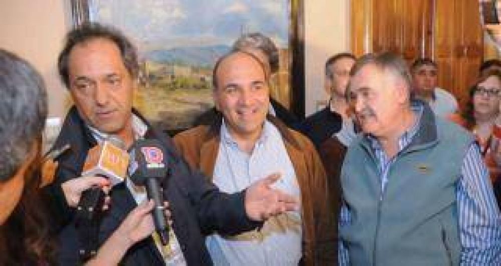 Manzur confiado en una vieja relaci�n de amistad con Scioli y Zanini