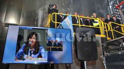 Cristina dijo que la termoel�ctrica en Bah�a permitir� ahorrar 130 millones de d�lares anuales