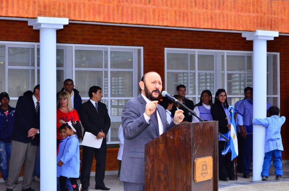Gildo Insfr�n acus� a la conducci�n radical de entregar las banderas al conservadorismo m�s conservador