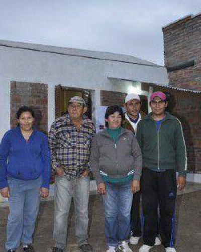 Contin�a la entrega de viviendas sociales