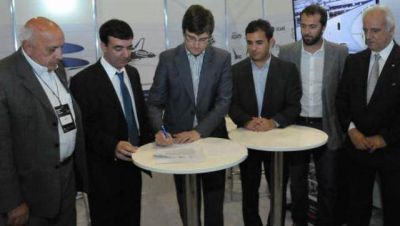 El Municipio presente en la exposici�n para la Defensa de la Industria