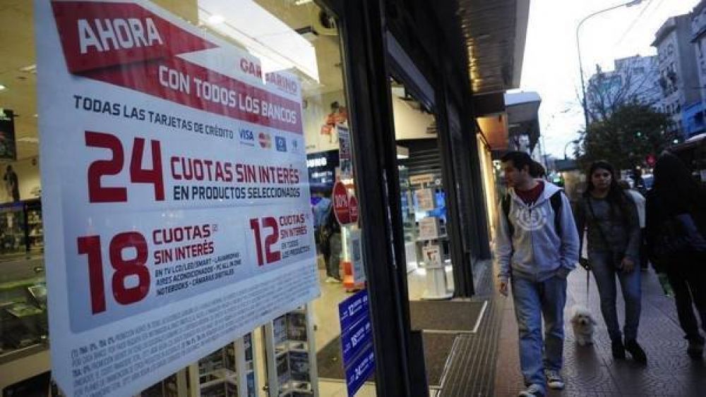 Creci� un 50% el �tarjeteo� y ya se debe m�s de un sueldo