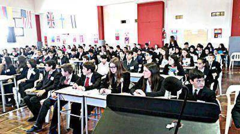 Modelo institucional de Naciones Unidas en Juvenilia