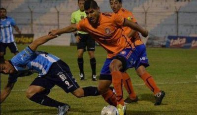 Gimnasia y Tiro empat� con el �ltimo y explot� la hinchada