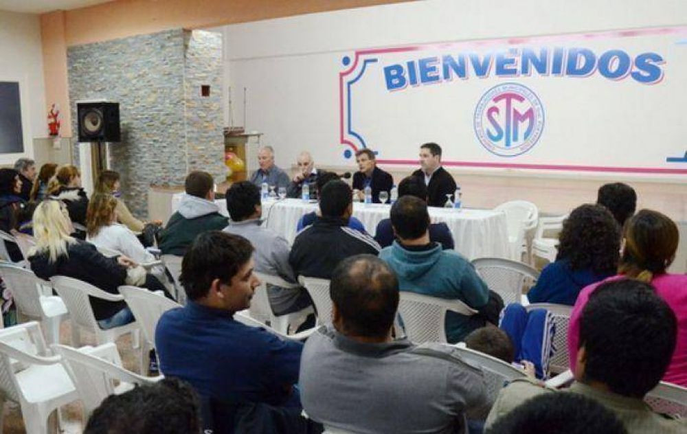 Pulti anunci� avances en plan de viviendas para empleados Municipales 