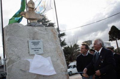 El Intendente asisti� al aniversario de Estaci�n Camet 