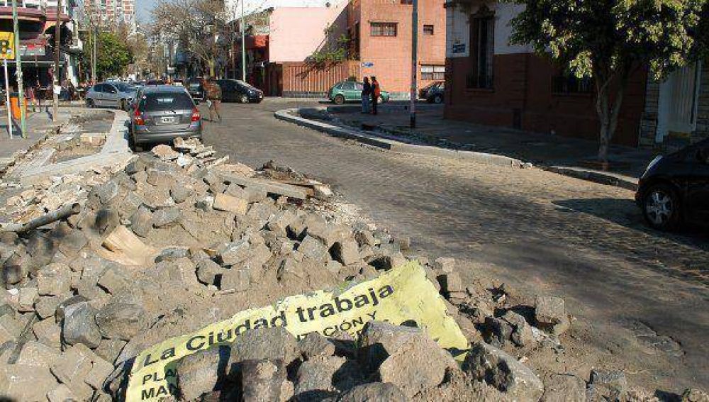 Denuncian a empresas por licitaciones �a lo Niembro� en la Ciudad