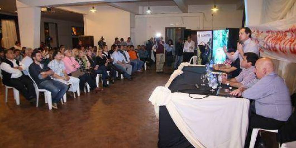 Camau: �con Scioli consolidaremos al sector forestal como motor productivo de la regi�n�
