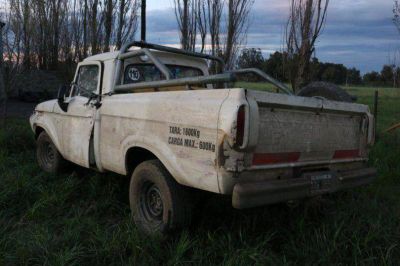 Un conductor muri� al salir despedido de su camioneta, en La Numancia