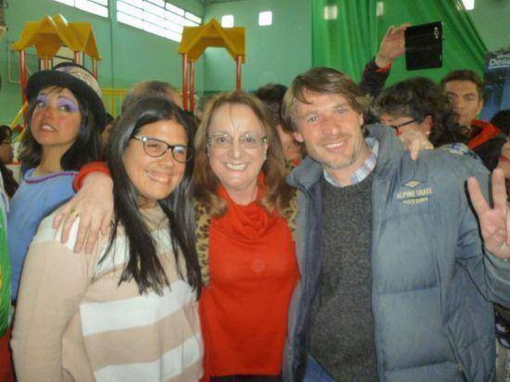 FpV: La Candidata a Concejal Sofa Roldan Funes, se reunio con Mximo, y Alicia Kirchner