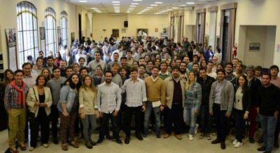 Los j�venes PRO peregrinan a Luj�n para pedirle a la Virgen que gane Macri