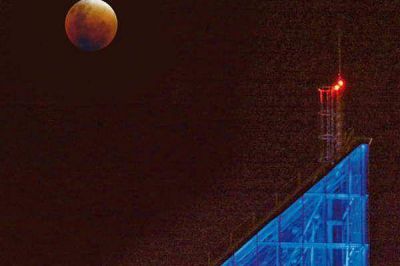 El espect�culo lunar que maravill� a todos los santiague�os