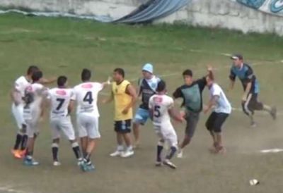 Otro caso de violencia en el f�tbol del interior