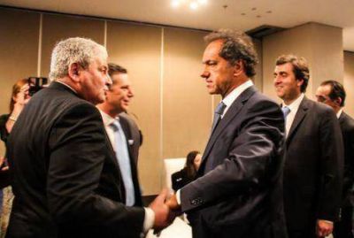 Boto acompa�� a Scioli en encuentro con textiles