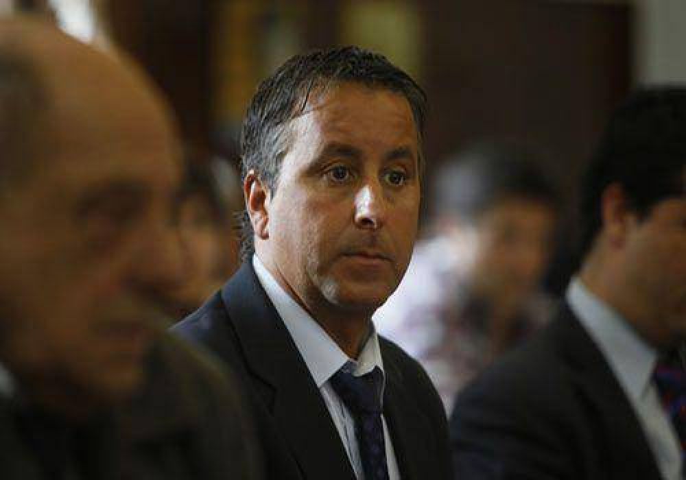 Azcona neg� cualquier posibilidad de integrar un eventual gobierno de Arroyo