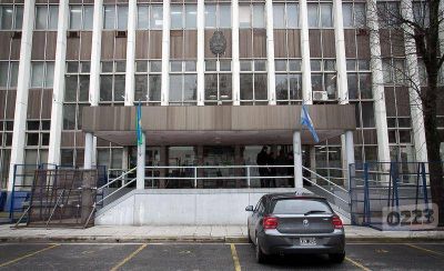 Abogado baleado: excarcelan al polic�a, pero su mujer sigue detenida