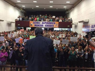En campa�a, Alperovich le apunt� a Macri