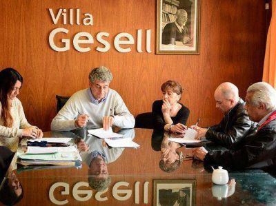 Firmaron el contrato por la obra de repotenciaci�n el�ctrica