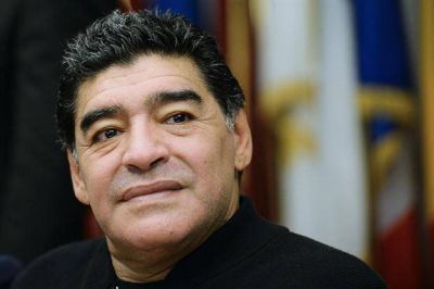 Maradona elogi� a Tevez, apoy� a Angelici, compar� a Boca con el Papa y dio su candidato para la AFA