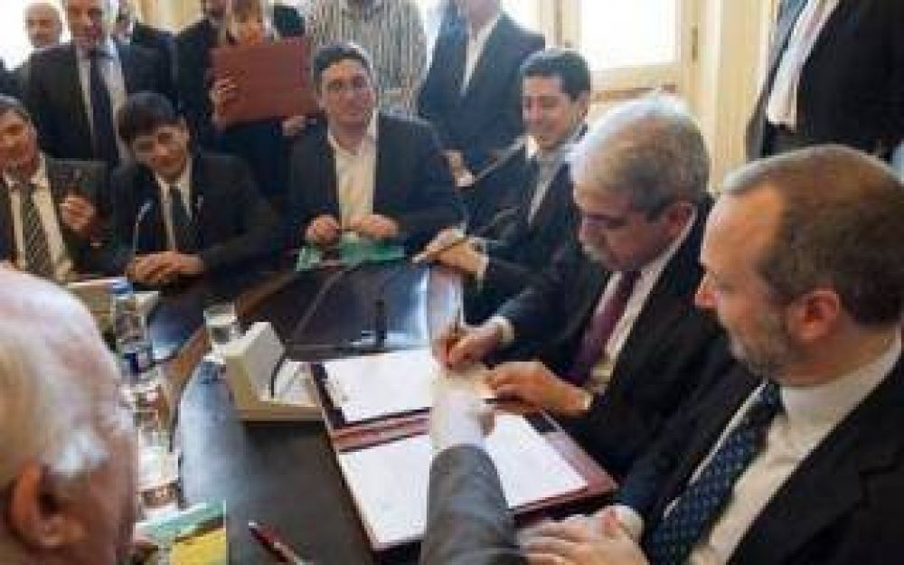 Emergencia agropecuaria: Firman acuerdo con 52 municipios bonaerenses
