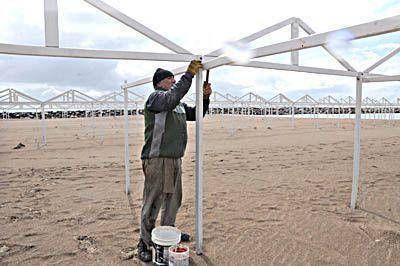 Arman las carpas para el verano y hay optimismo por las reservas