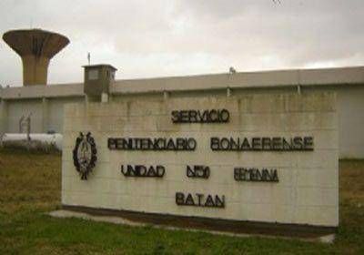 Mujeres de la C�rcel de Bat�n protestan y piden mejores condiciones de trabajo