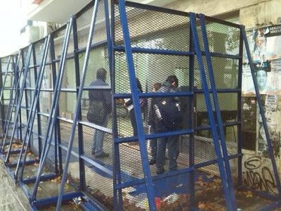 La delegaci�n de Trabajo Provincial sigue vallada