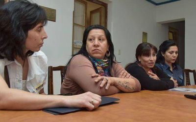 Las bomberas de Toay contaron maltratos y ataques de Ozz�n y apuntan al intendente Rojas