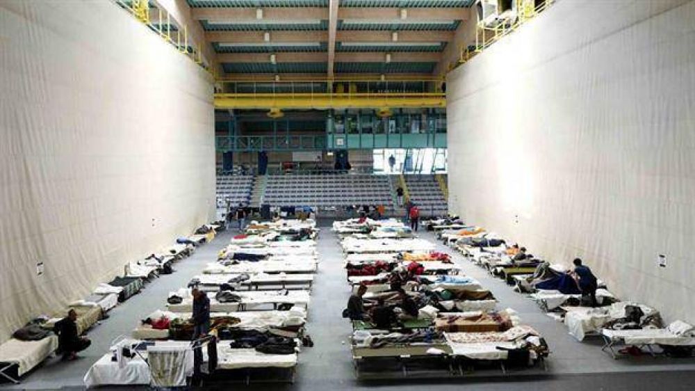 La crisis de los refugiados ya golpea a Merkel y a su partido