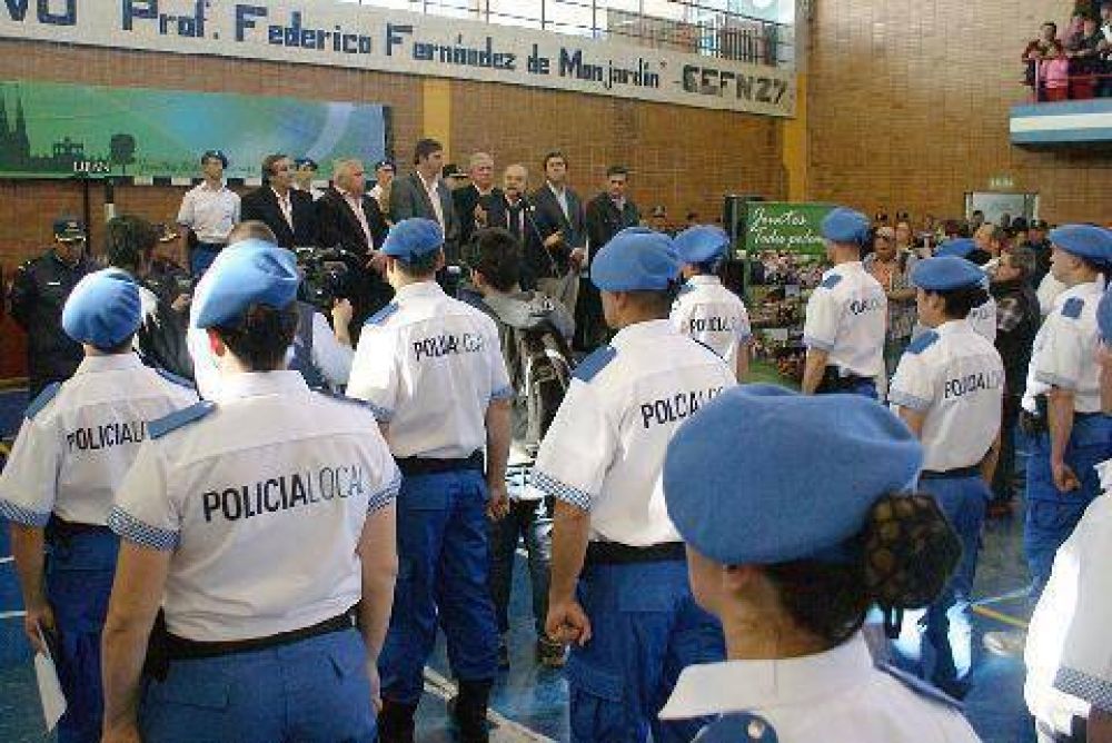 Egresaron 114 oficiales de la nueva Polica Local