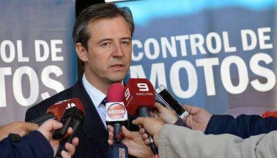 El ministro Bahl recibir� este jueves a familiares y compa�eros de trabajo del remisero asesinado en Paran� 