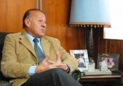 Preocupado por los hechos delictivos, Tan�s convoc� a la c�pula policial