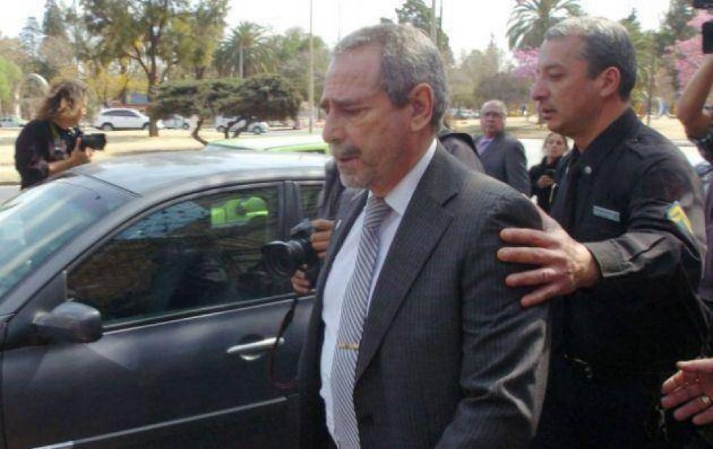 Jaime admiti� d�divas y pact� un a�o y medio de prisi�n