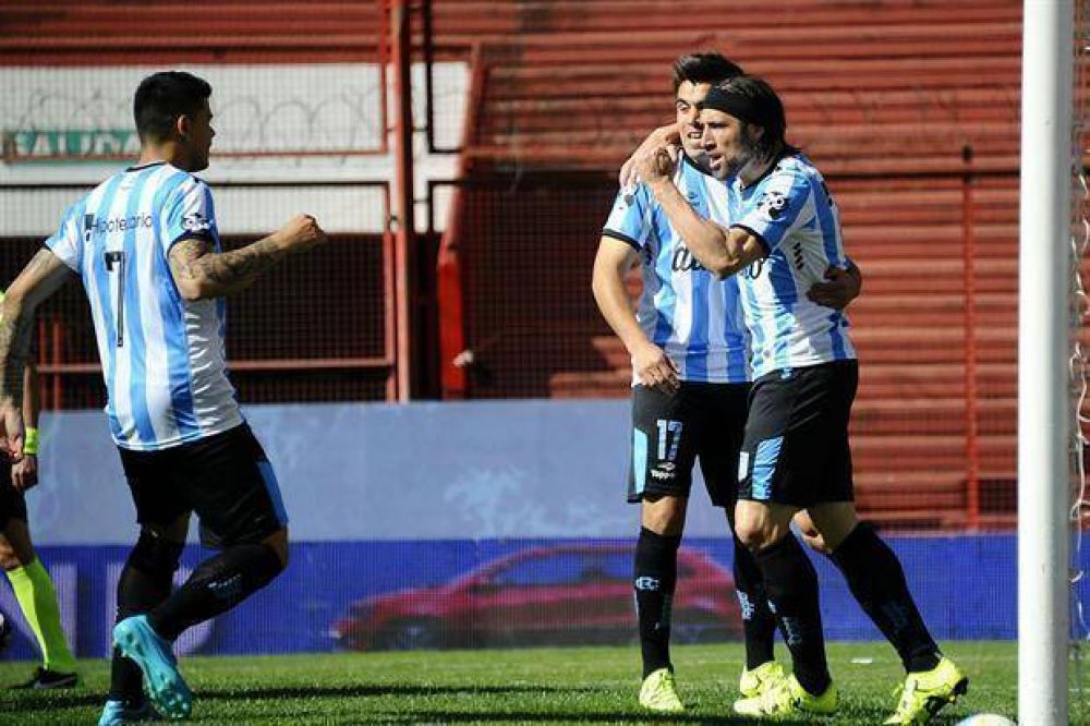 Racing complet� el partido con Godoy Cruz y se llev� una victoria de La Paternal