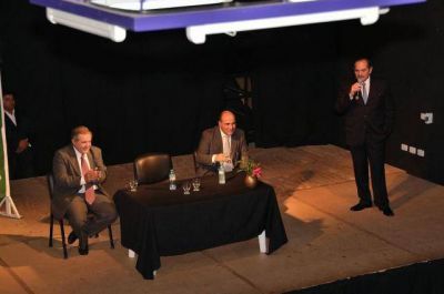 Anuncian la construcci�n de 3.000 casas sociales