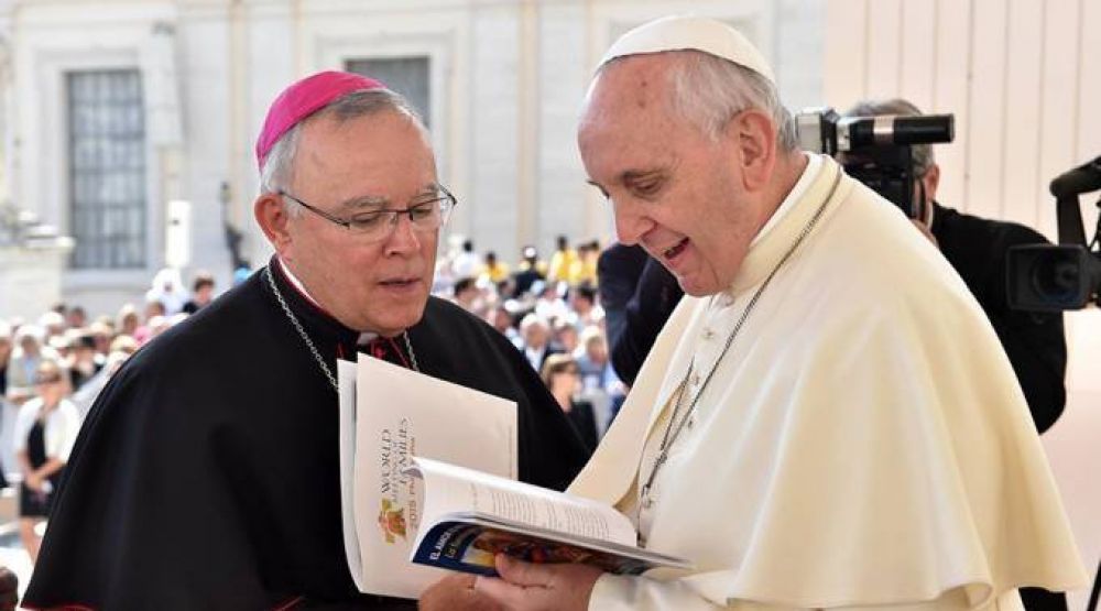 Mons. Chaput: Es un gran error encasillar palabras del Papa como liberales o conservadoras