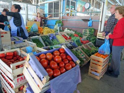 Baj� el precio del tomate y esperan producci�n local