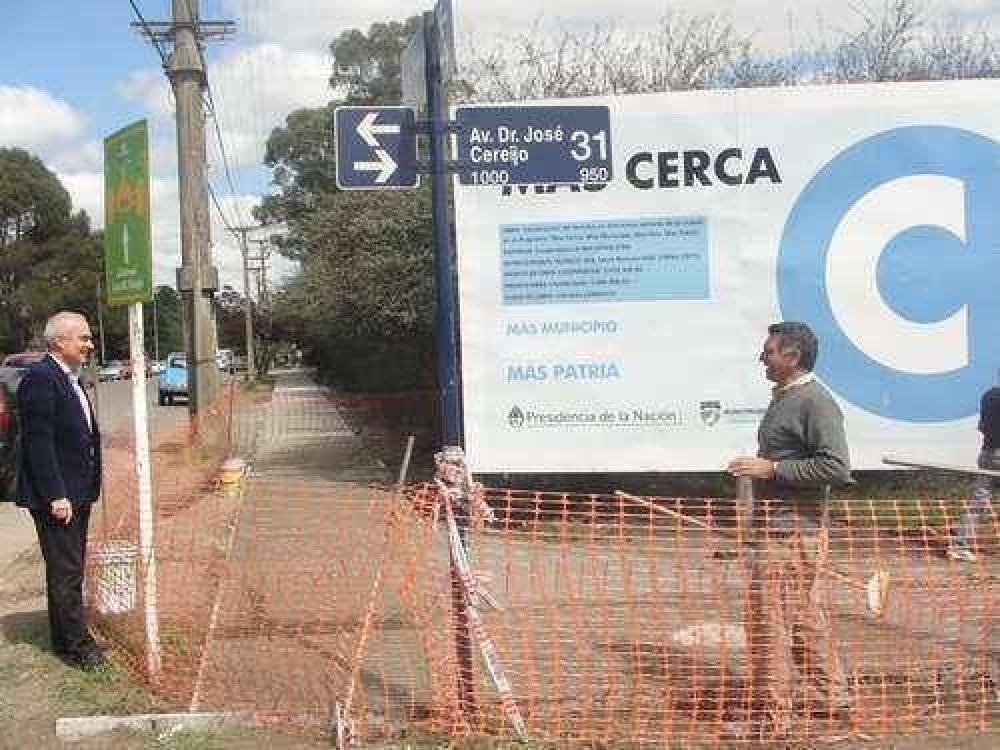 Echeverr�a observ� construcci�n de veredas